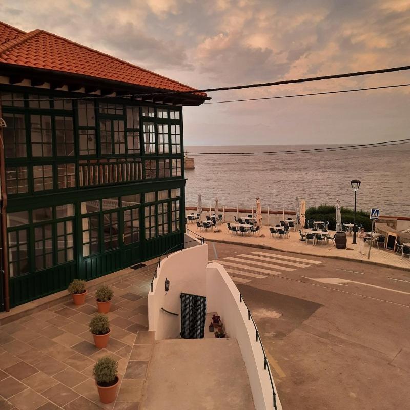 Apartamentos El Muelle Comillas Exterior foto
